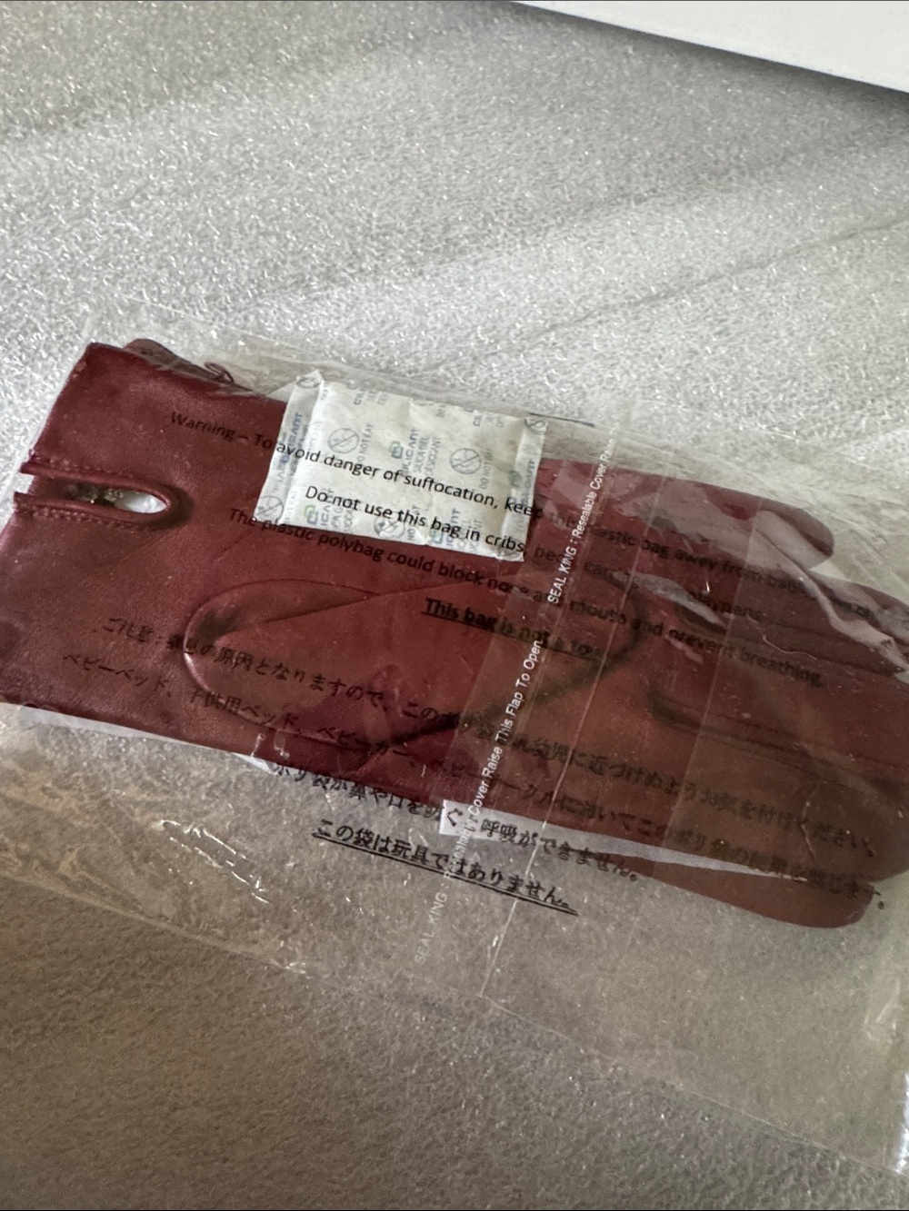 NWT Cherry Tech Coach Leather Touchscreen Gloves with Signature Charm - Picture 14 of 16
